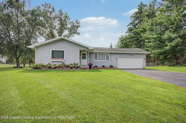 4045 S Pine Dell Drive, Lansing, MI 48911