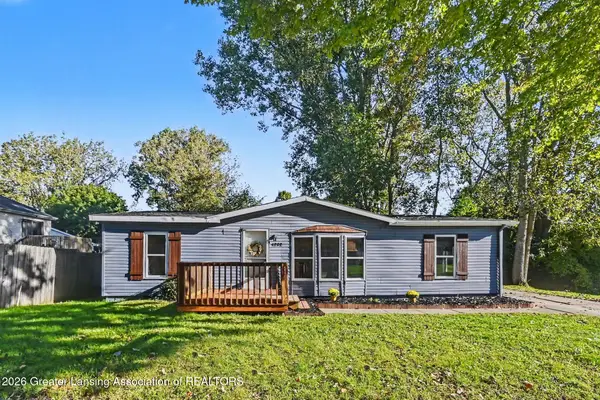 4232 Balmoral Drive, Lansing, MI 48911