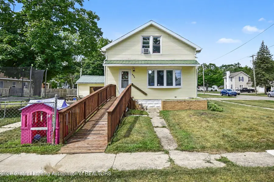 202 S East Street, Saint Louis, MI 48880 - #2