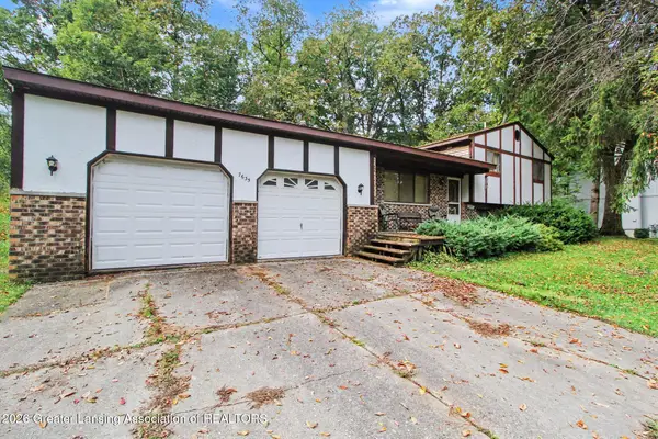 7635 Edmund Street, Whitmore Lake, MI 48189