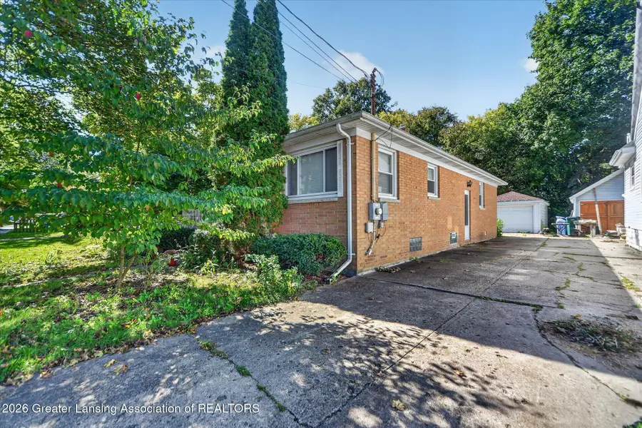 423 N Foster Avenue, Lansing, MI 48912 - #3