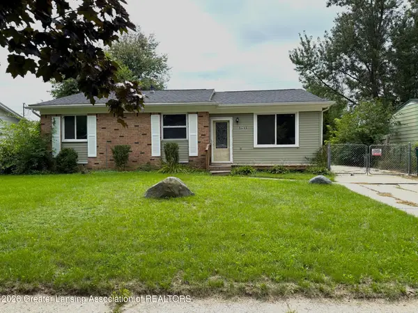 3613 Coachlight Common Street, Lansing, MI 48911