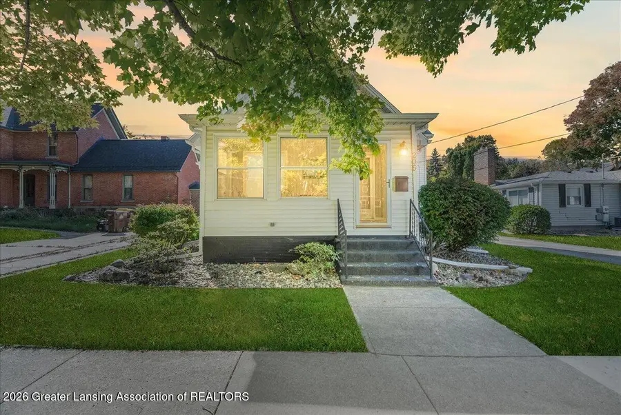 205 W Cass Street, Saint Johns, MI 48879 - #2