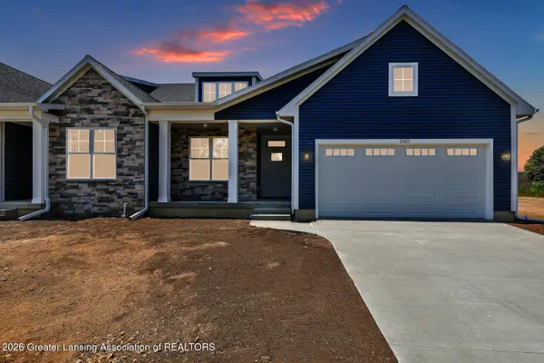 1104 Peninsula Drive, Grand Ledge, MI 48837