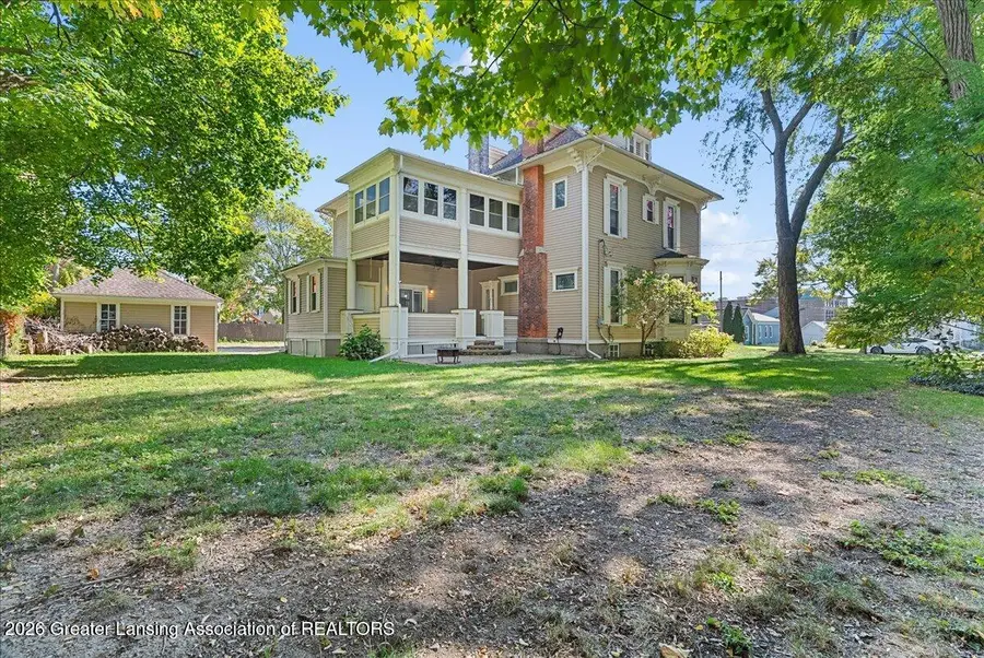 318 W Williams Street, Owosso, MI 48867 - #3