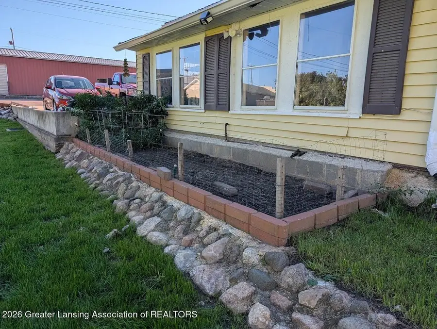 122 W Sherman Street, Carson City, MI 48811 - #3