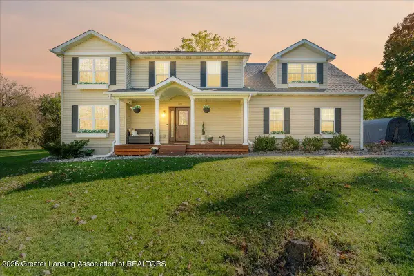 5481 Oak Hills Drive, Eaton Rapids, MI 48827