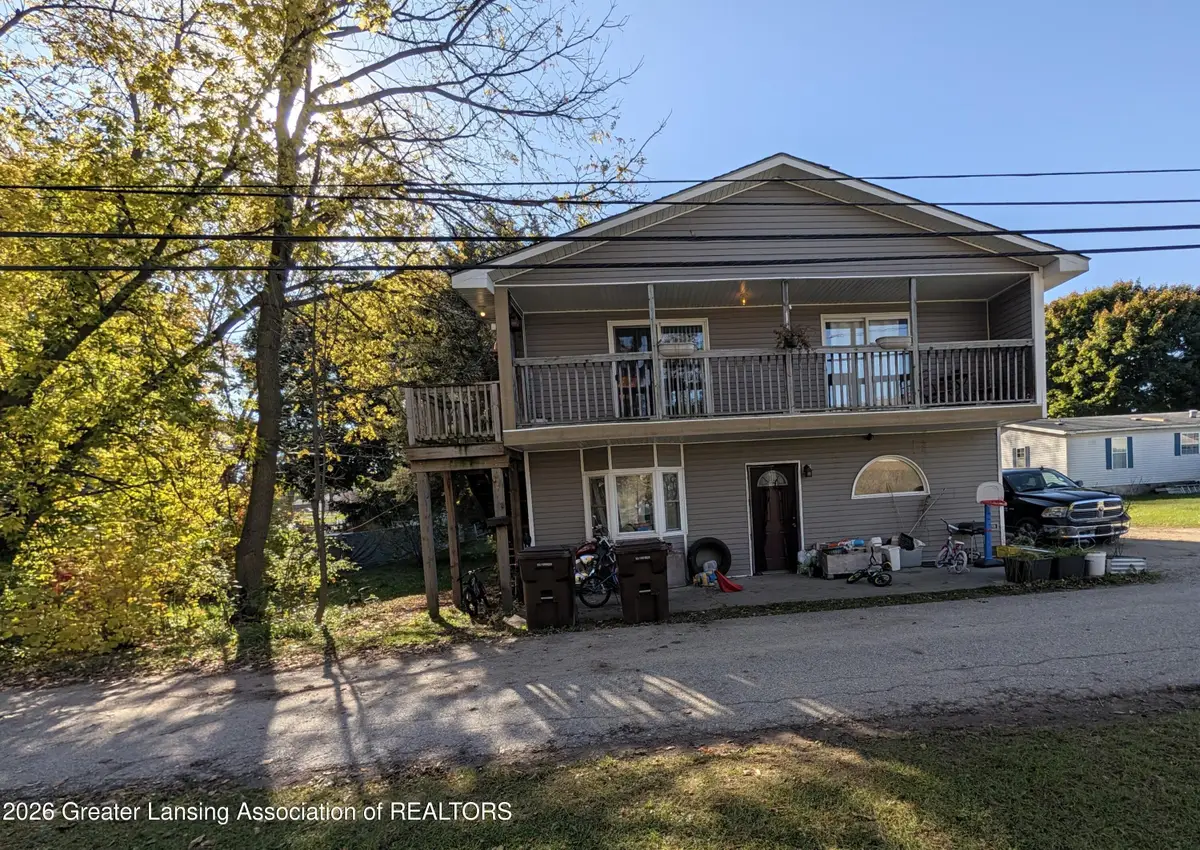 222 W Gilson Street, Edmore, MI 48829 - #1