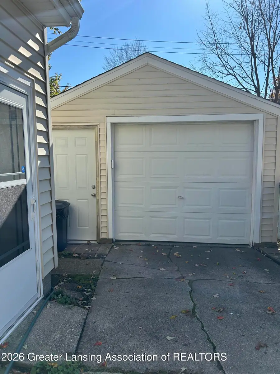 820 Lincoln Avenue, Lansing, MI 48910 - #2