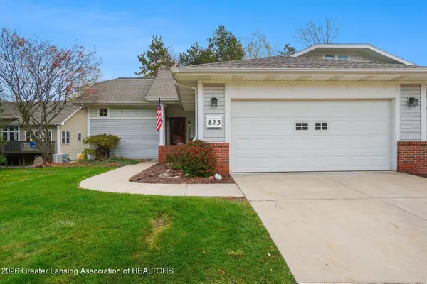 823 Roaring Brook Circle #17, Lansing, MI 48917