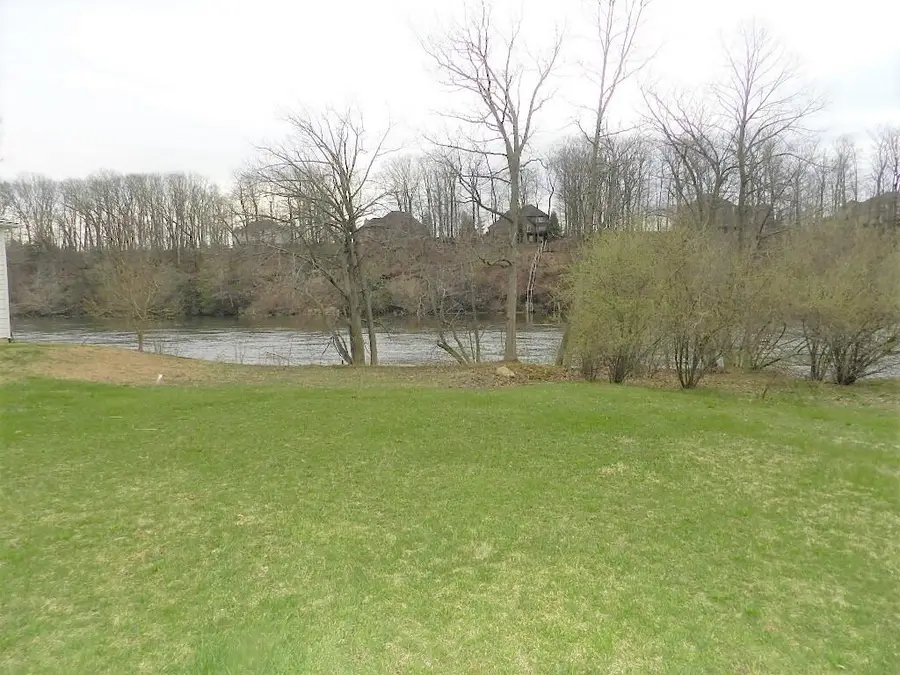 574 Swan River Drive, Benton Harbor, MI 49022 - Image #3