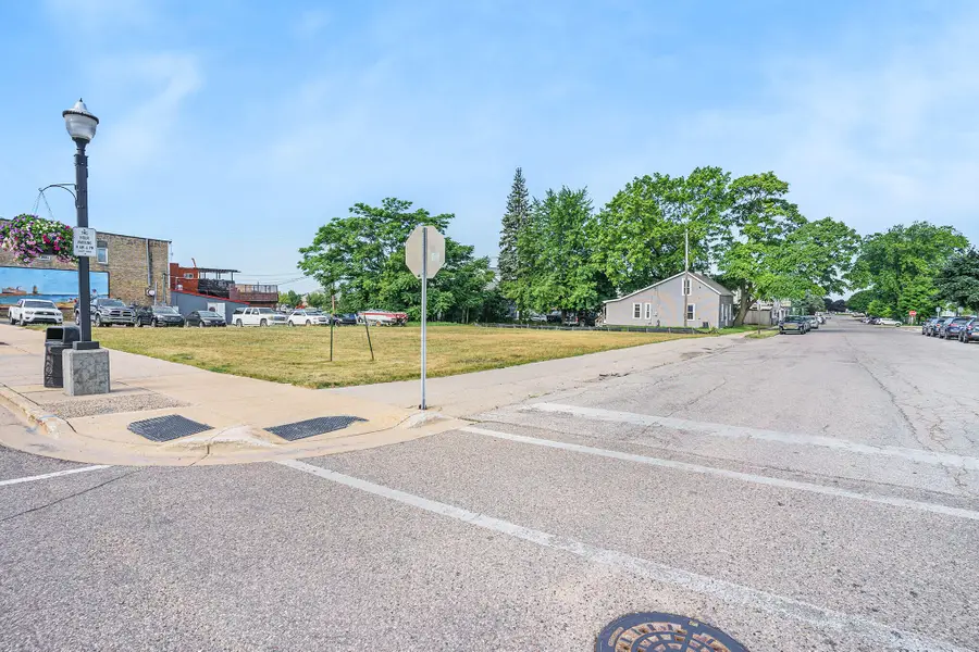 302 S James Street, Ludington, MI 49431 - Image #2