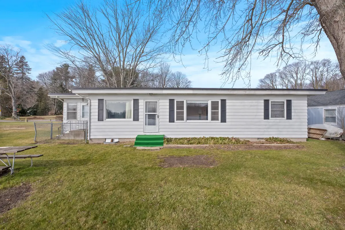 15574 Howard Street, Spring Lake, MI 49456 - Image #1