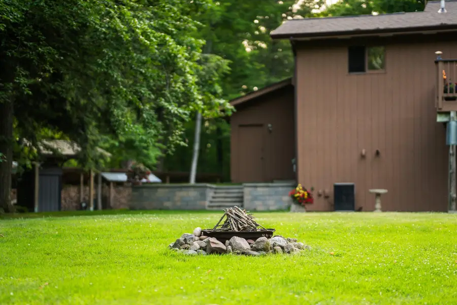 6634 Newcosta Avenue, Stanwood, MI 49346 - Image #3