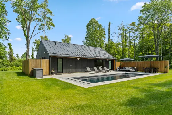 6346 Riverside Road, Fennville, MI 49408