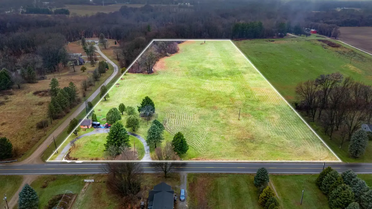 846 N Benton Center Road, Benton Harbor, MI 49022 - Image #1