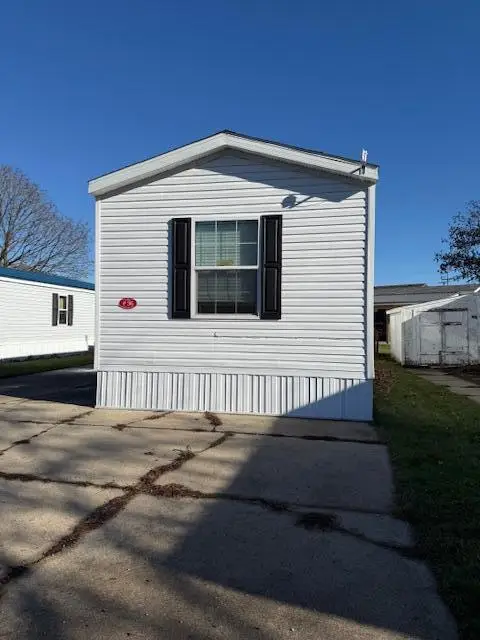 104 Robinhood Drive, Fremont, MI 49412 - Image #2