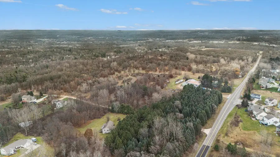 3883 11 Mile Road Ne, Rockford, MI 49341 - Image #2