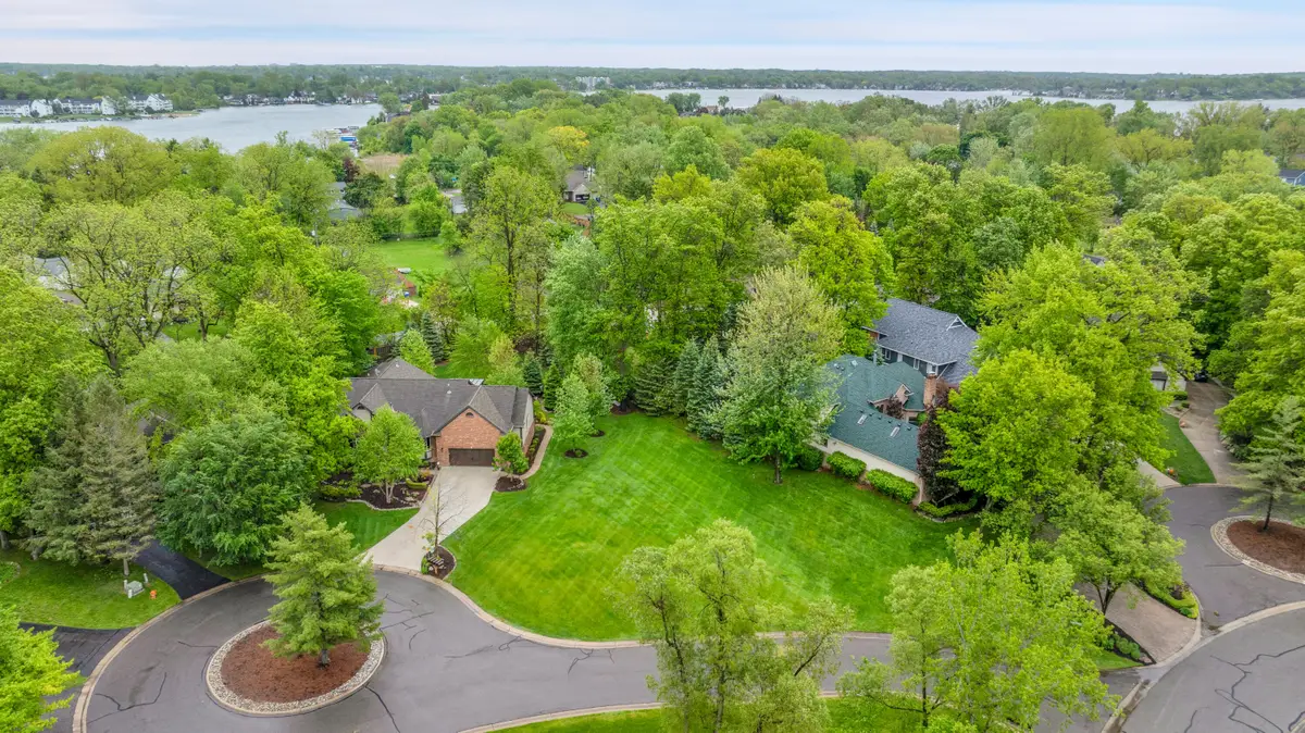 4275 Forest Valley Court, Waterford, MI 48328 - Image #1