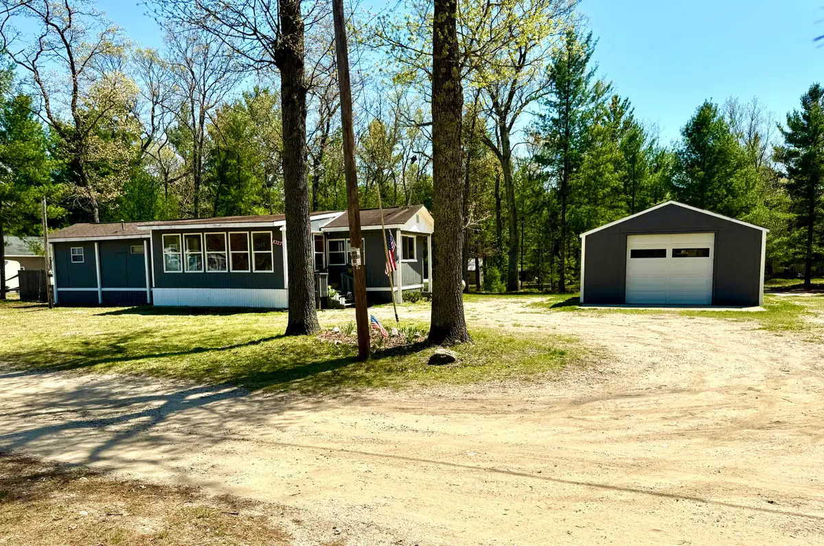 8327 West Hollyhock Avenue, Baldwin, MI 49304 - Image #1