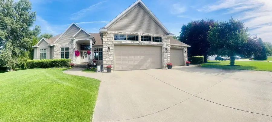 740 Bridgeview Bay Drive, Norton Shores, MI 49441 - #2