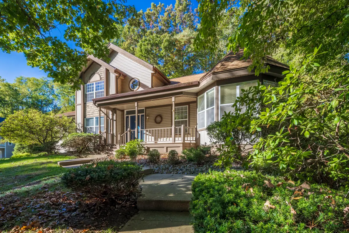 3004 White Oaks Lane, Buchanan, MI 49107 - Image #1