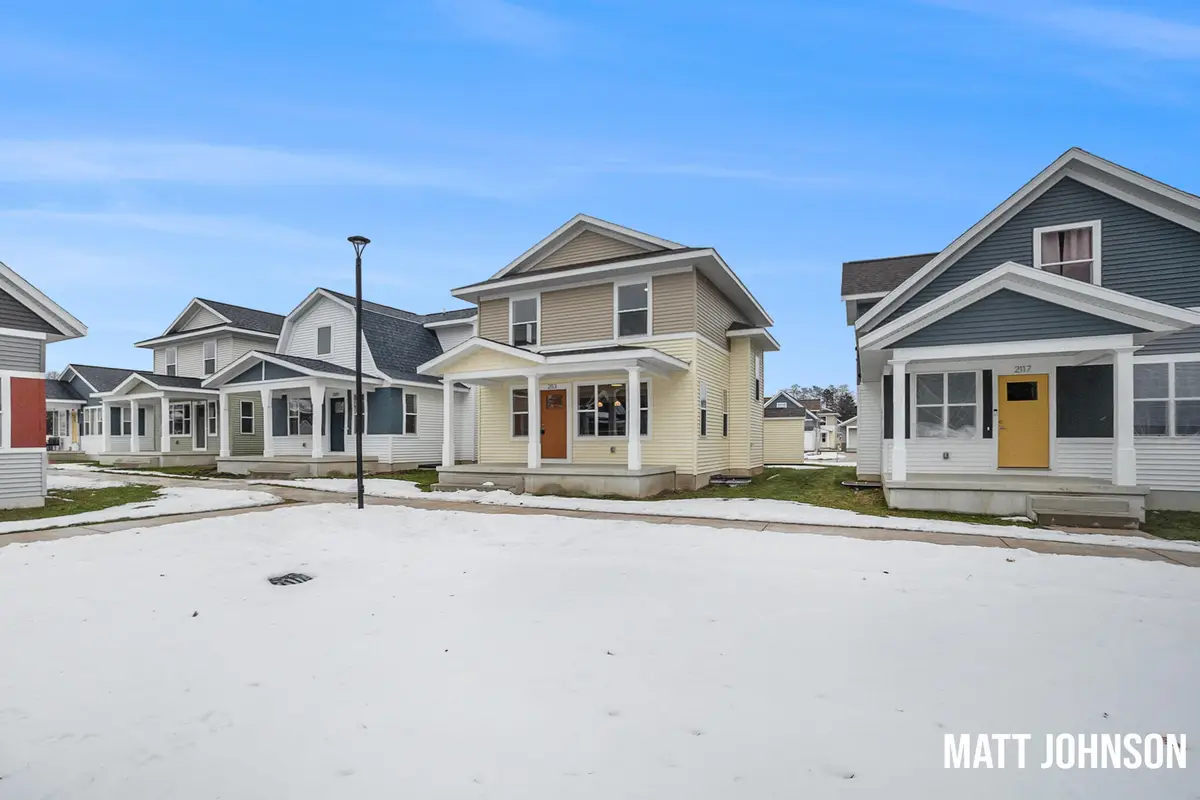 2113 Willard Avenue Se, Grand Rapids, MI 49507 - Image #1