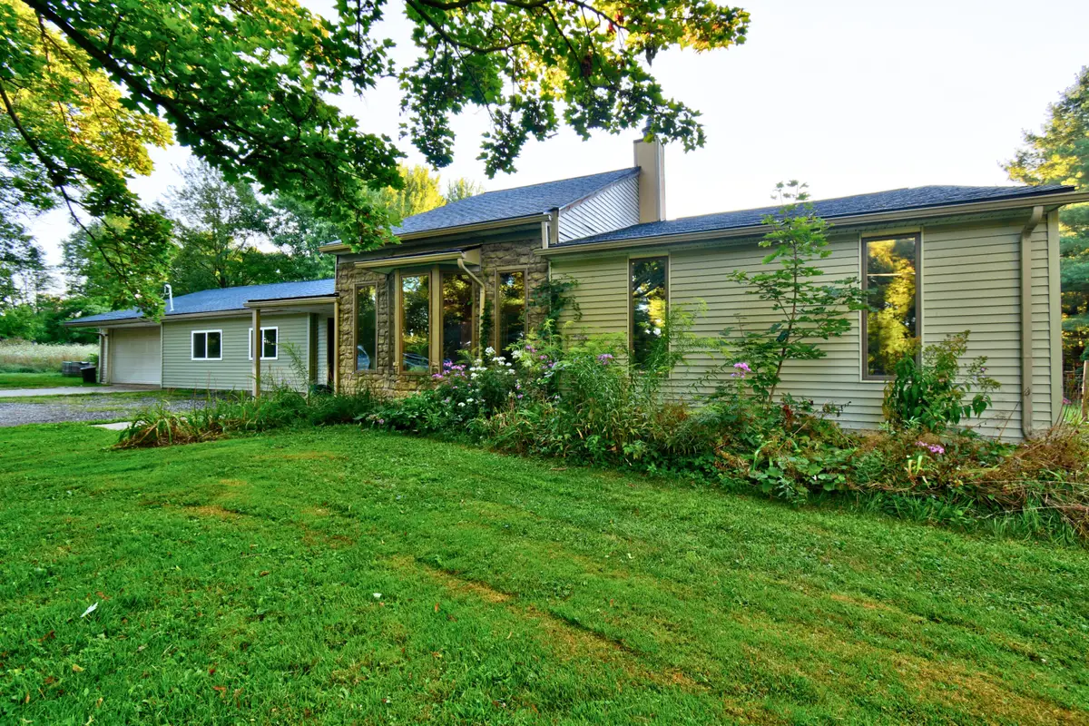 323 S Truhn Road, Fowlerville, MI 48836 - Image #1