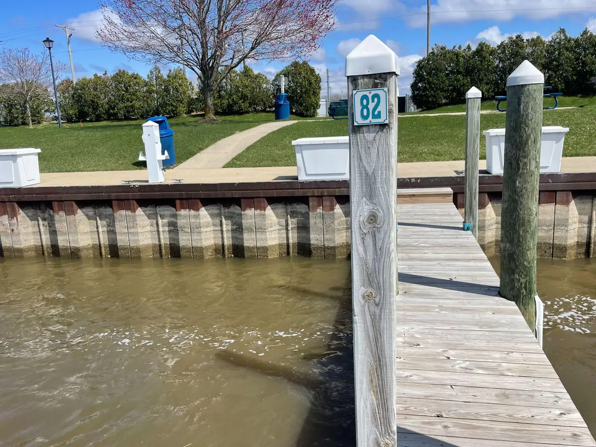 398 Anchors Way #82s, Saint Joseph, MI 49085 - Image #1