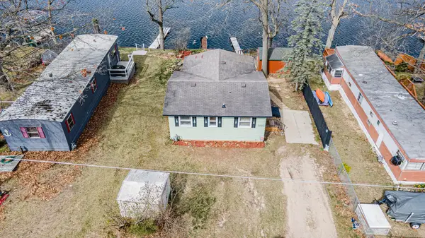 58954 Lakeshore Drive, Colon, MI 49040