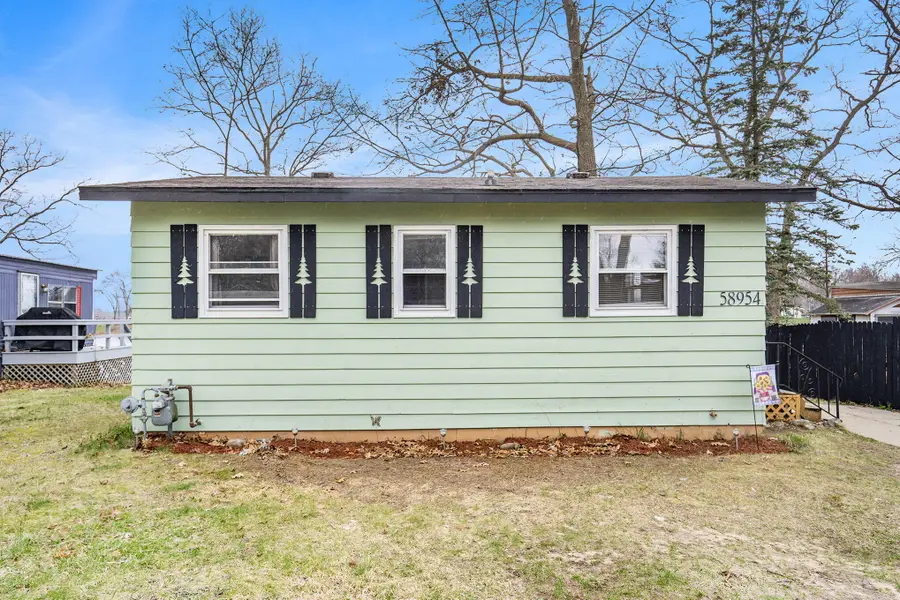 58954 Lakeshore Drive, Colon, MI 49040 - Image #2