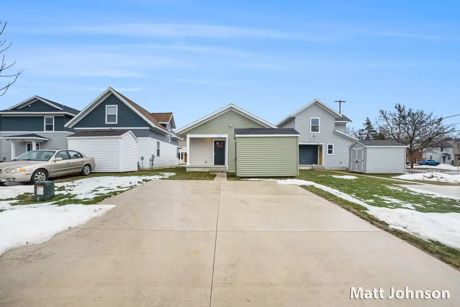2083 Linden Avenue Se, Grand Rapids, MI 49507 - Image #2