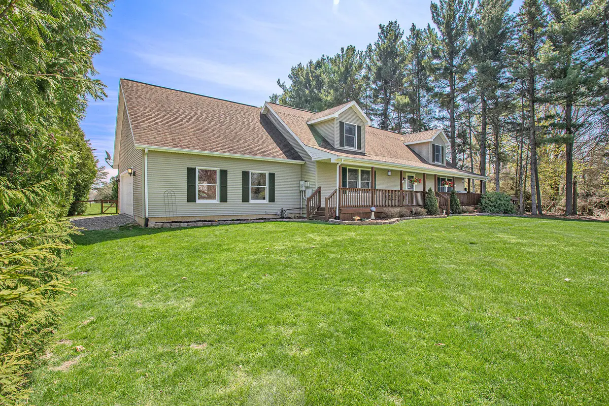 117 Ridge Road, Quincy, MI 49082 - Image #1