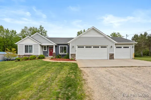 581 Cumings Court Nw, Sparta, MI 49345