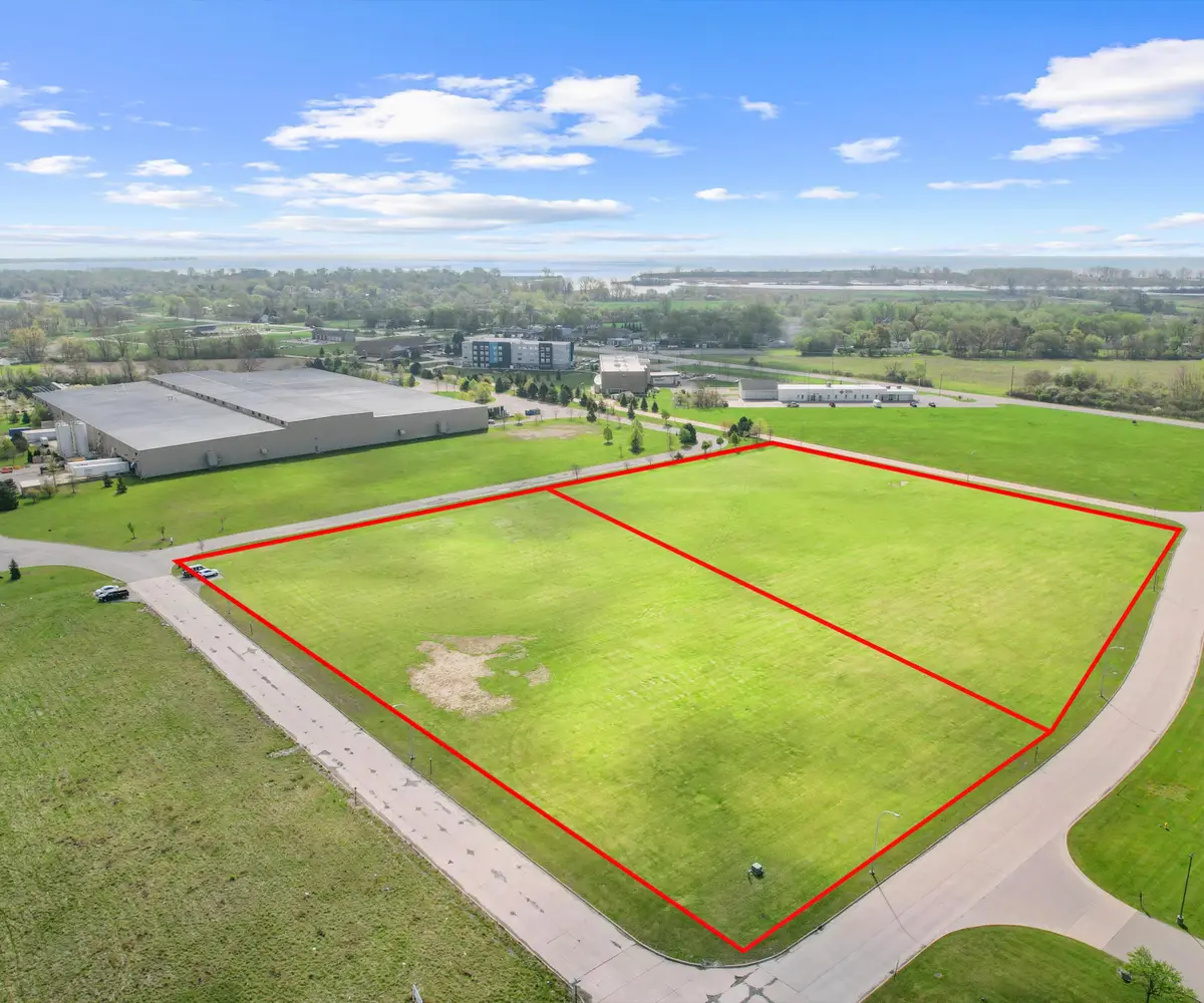 011 Frenchtown Center Drive, Monroe, MI 48162 - Image #1