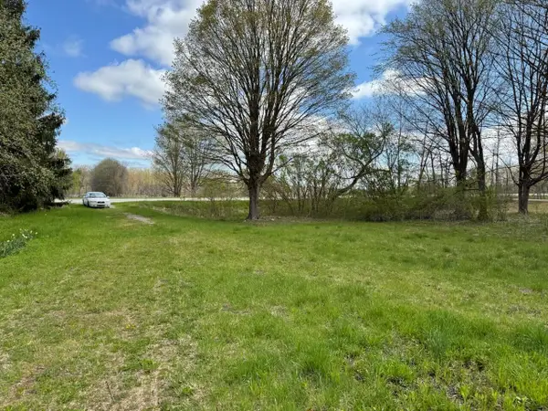 14605 Apple Ave, Casnovia, MI 49318