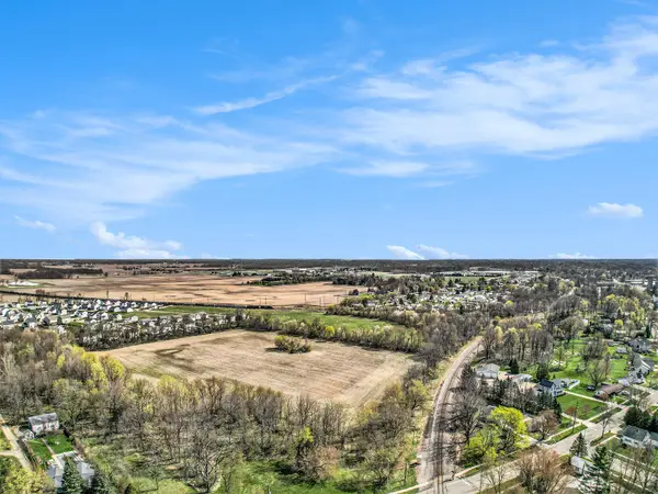 702 W Main Street, Grand Ledge, MI 48837