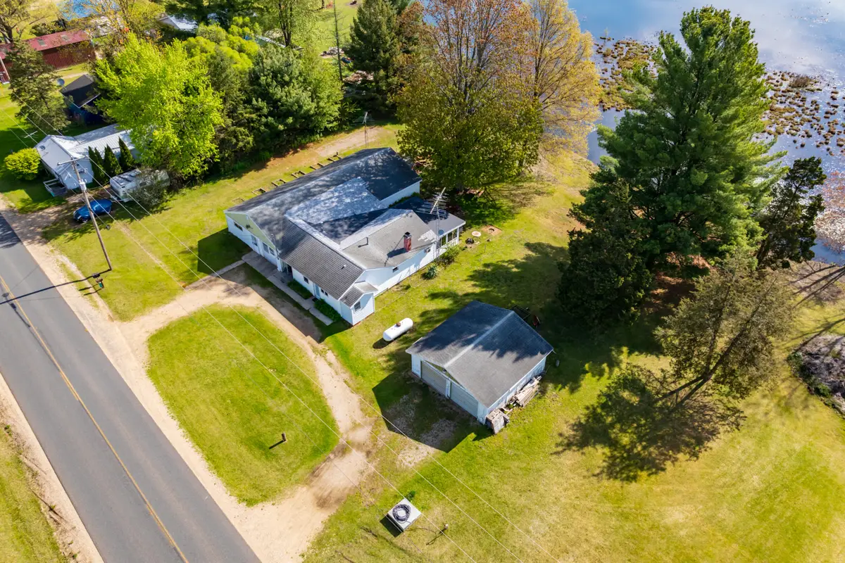 11131 Co Rd 215, Grand Junction, MI 49056 - Image #1