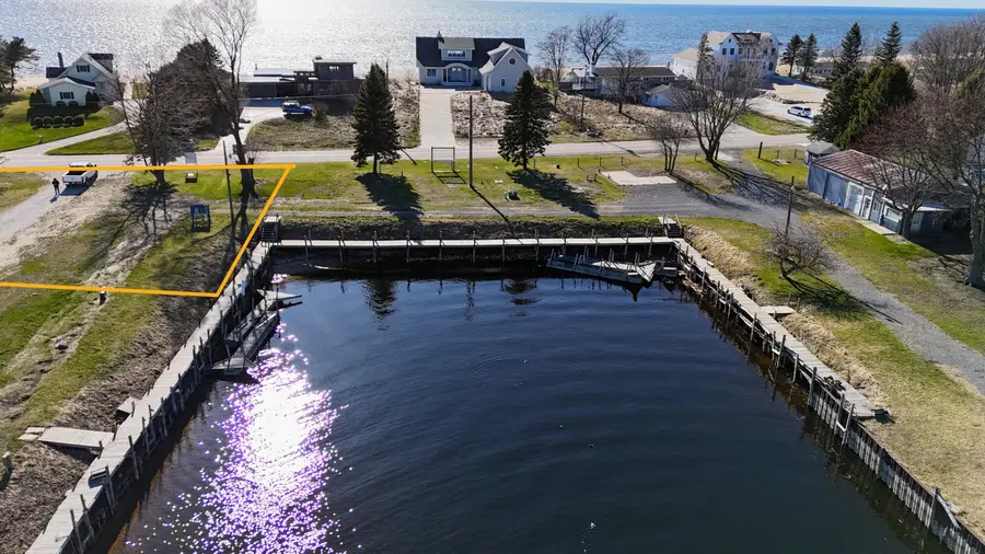 846 S Lakeshore Drive #3, Ludington, MI 49431 - Image #2