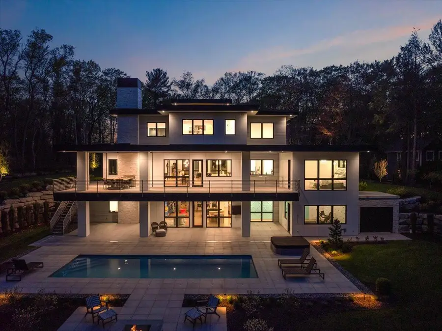 329 N Lakeshore Drive, Holland, MI 49424 - Image #2