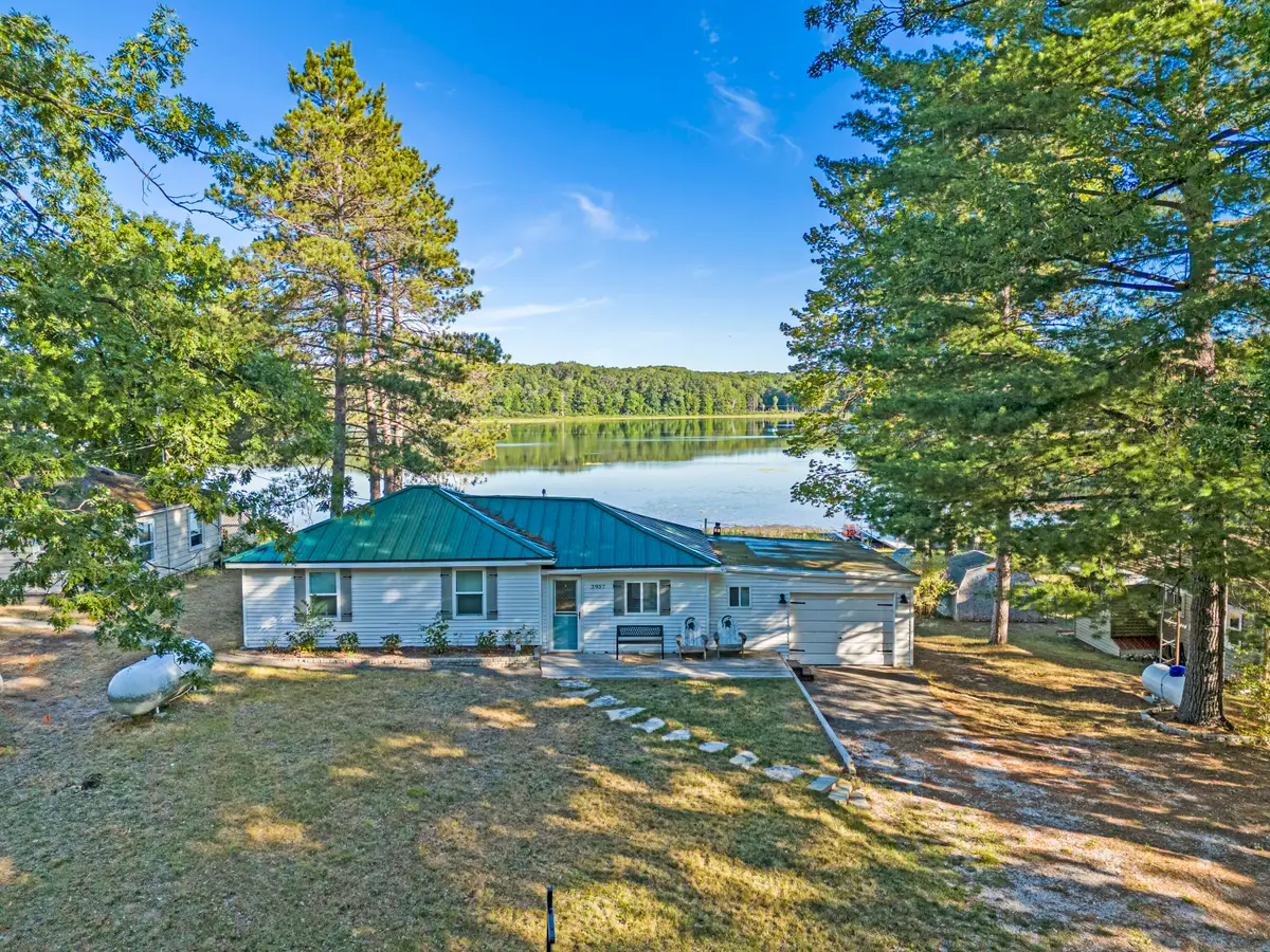 3957 Cleveland Drive W, Bitely, MI 49309 - Image #1