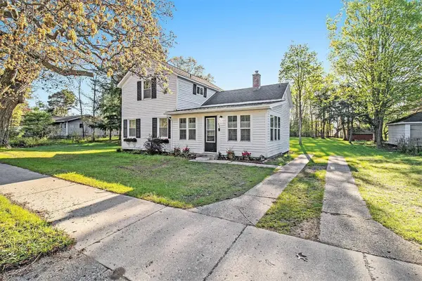 620 N Lakeshore Dr, Ludington, MI 49431