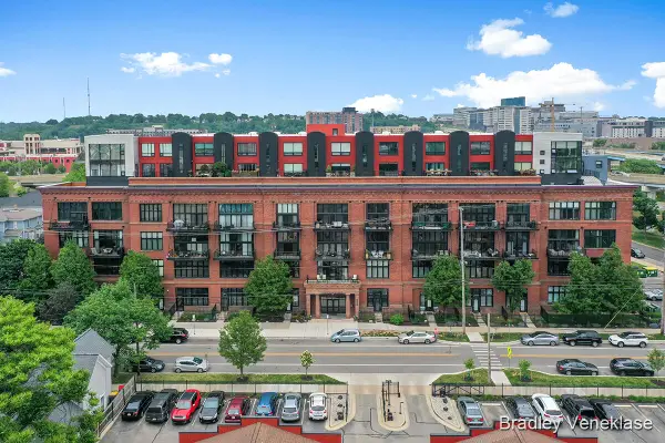 600 Broadway Avenue Nw #414, Grand Rapids, MI 49504