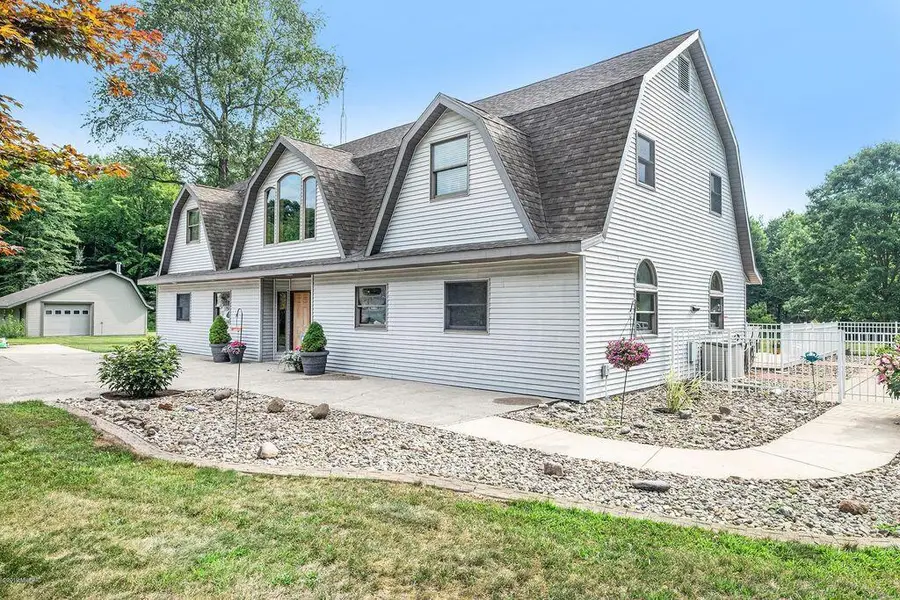 7033 N M-140, Watervliet, MI 49098 - Image #3