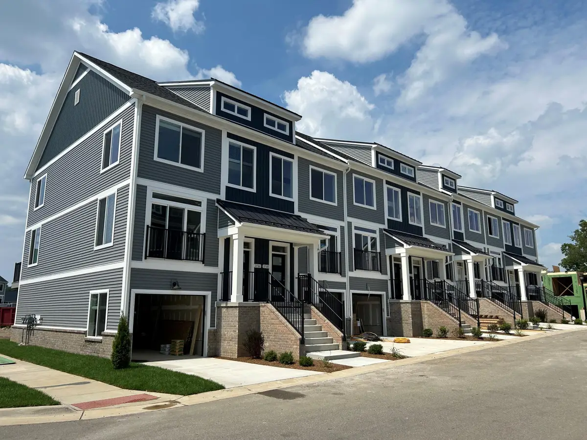 2768 Bristol Ridge Drive #33, Ann Arbor, MI 48105 - Image #1