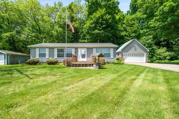 61738 Lake View Drive, Cassopolis, MI 49031
