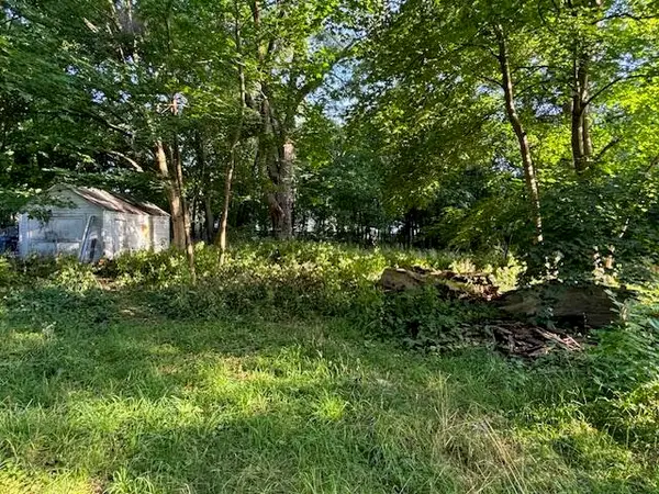 945 Petrie Avenue, Norton Shores, MI 49441