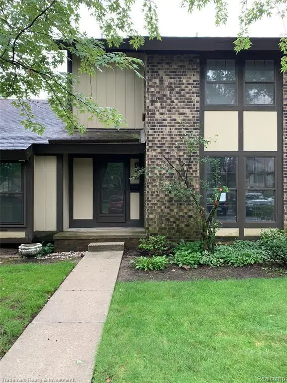 25045 Glenbrooke Dr Drive, Southfield, MI 48033 - Image #1