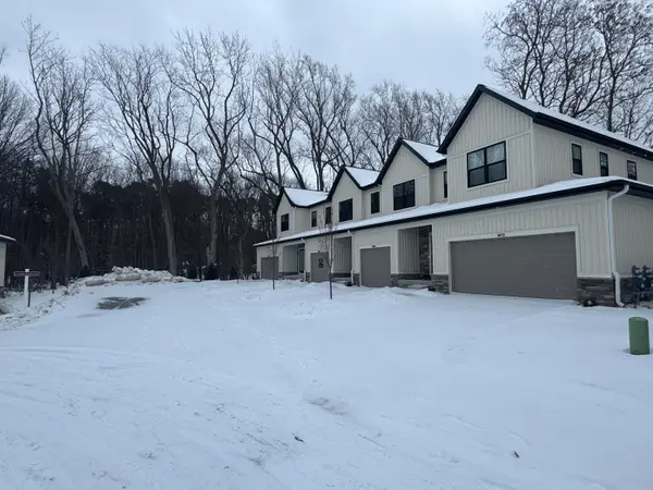 1968 S Shorewood Lane #14, Holland, MI 49423