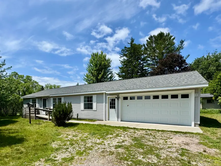 8484 Zosel Street, Onekama, MI 49675 - Image #2